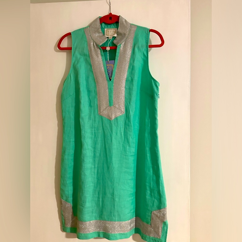 New with tags STS Classic Tunic Medium Tunic Cabbage color per tag.